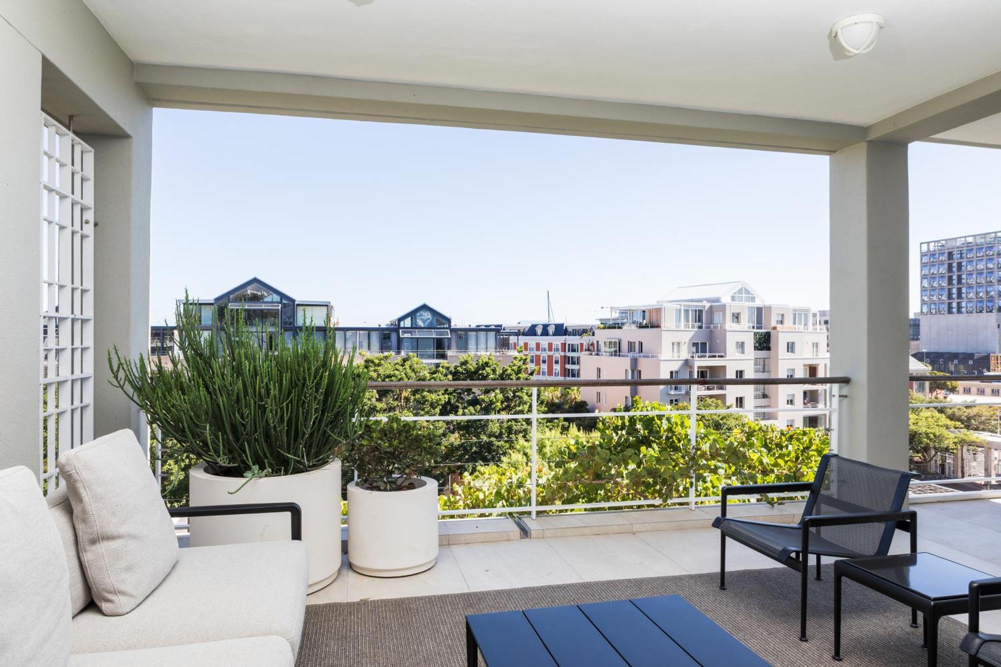 401 Dovenby Apartment