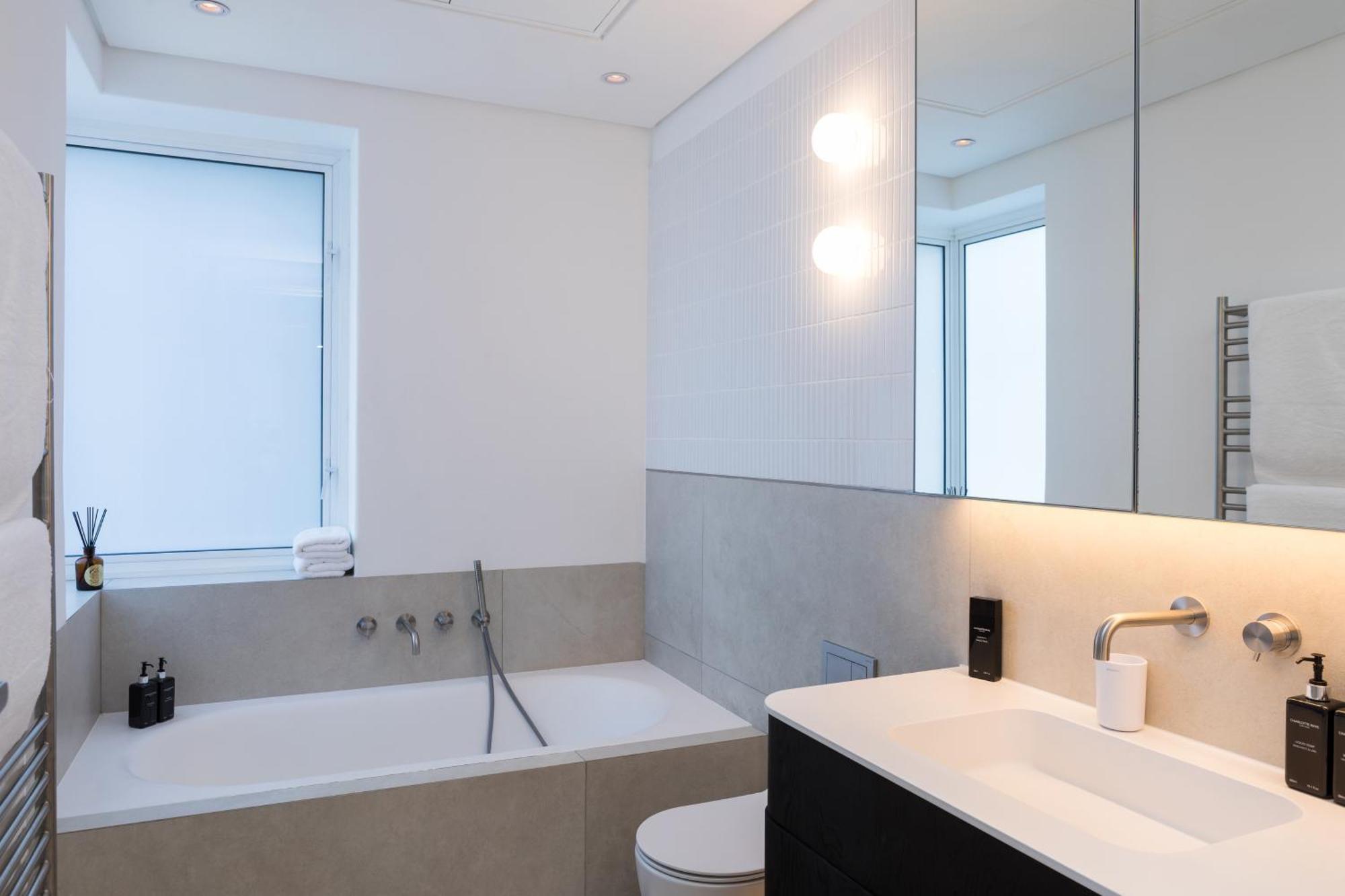 401 Dovenby Apartment *